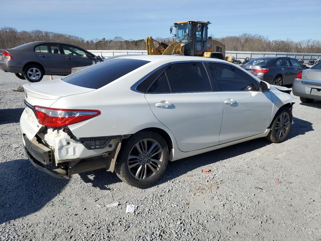 2016 TOYOTA CAMRY LE - Фото 3