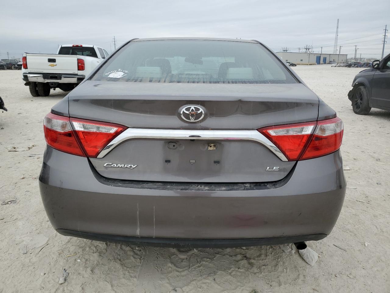 2015 TOYOTA CAMRY LE - Фото 6