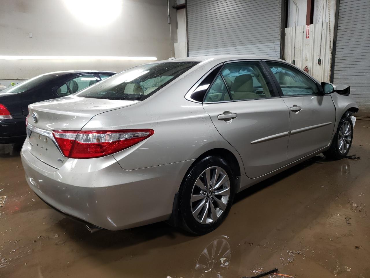 2016 TOYOTA CAMRY LE - Фото 3