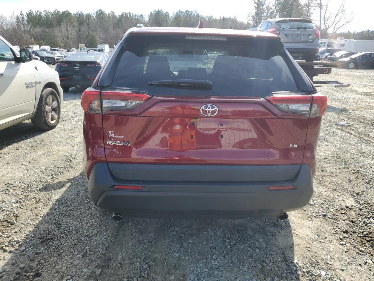 2021 TOYOTA RAV4 LE - Фото 6