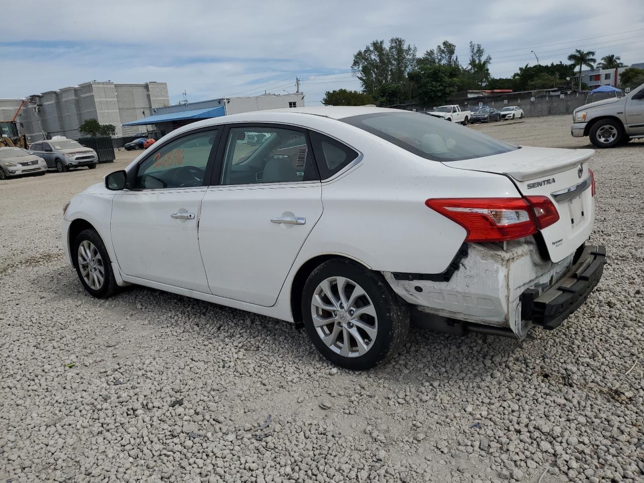 2017 NISSAN SENTRA S - Фото 2