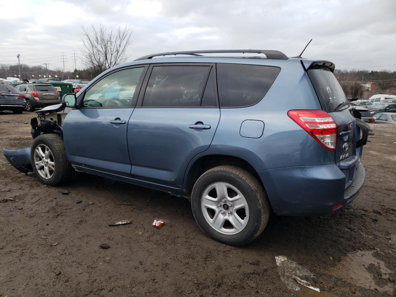 2011 TOYOTA RAV4 - Фото 2