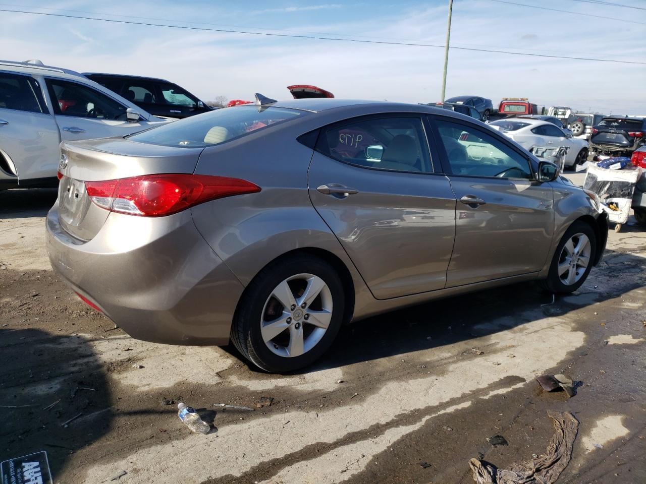 2013 HYUNDAI ELANTRA GL - Image 3