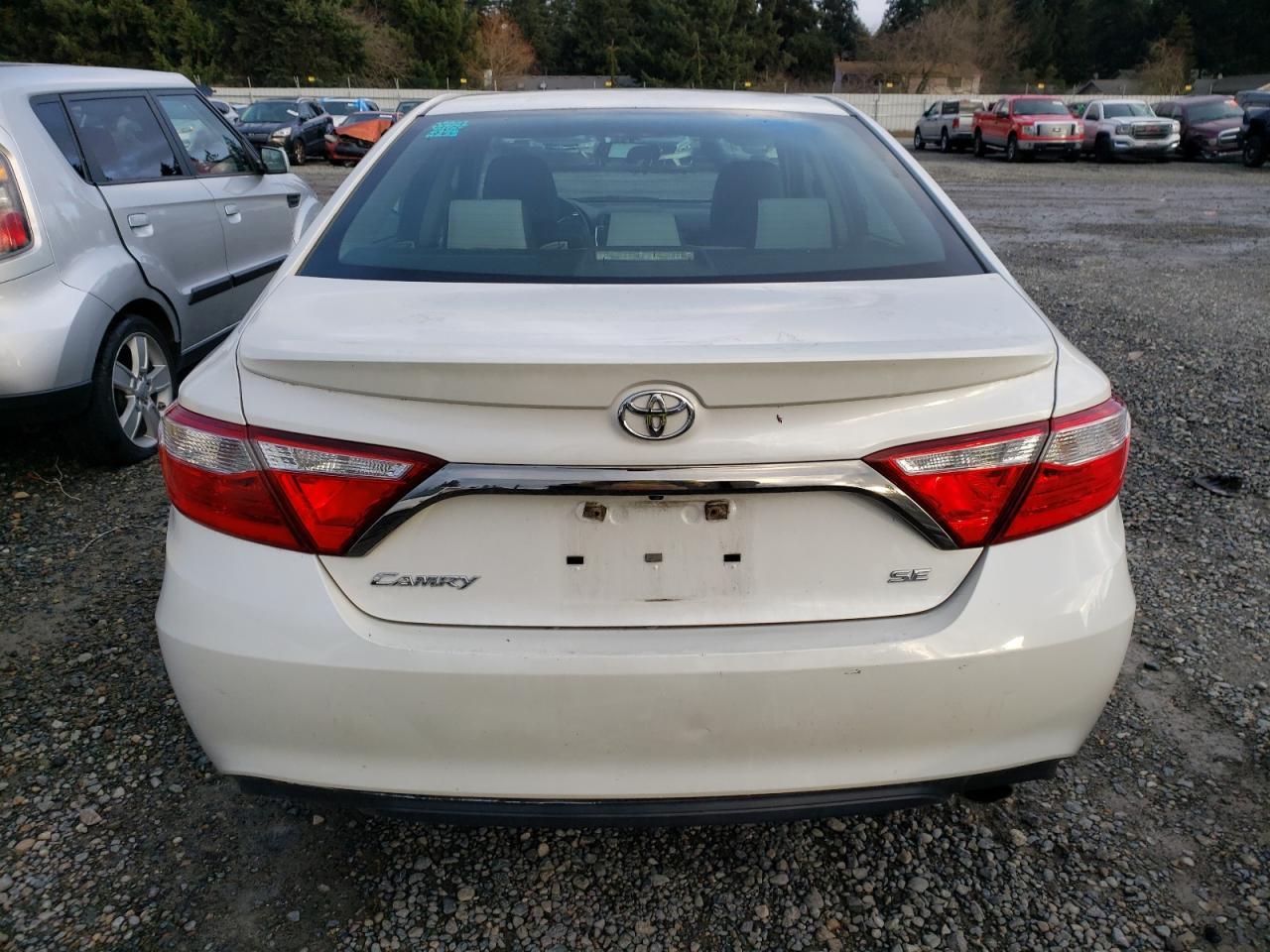 2015 TOYOTA CAMRY LE - Image 6