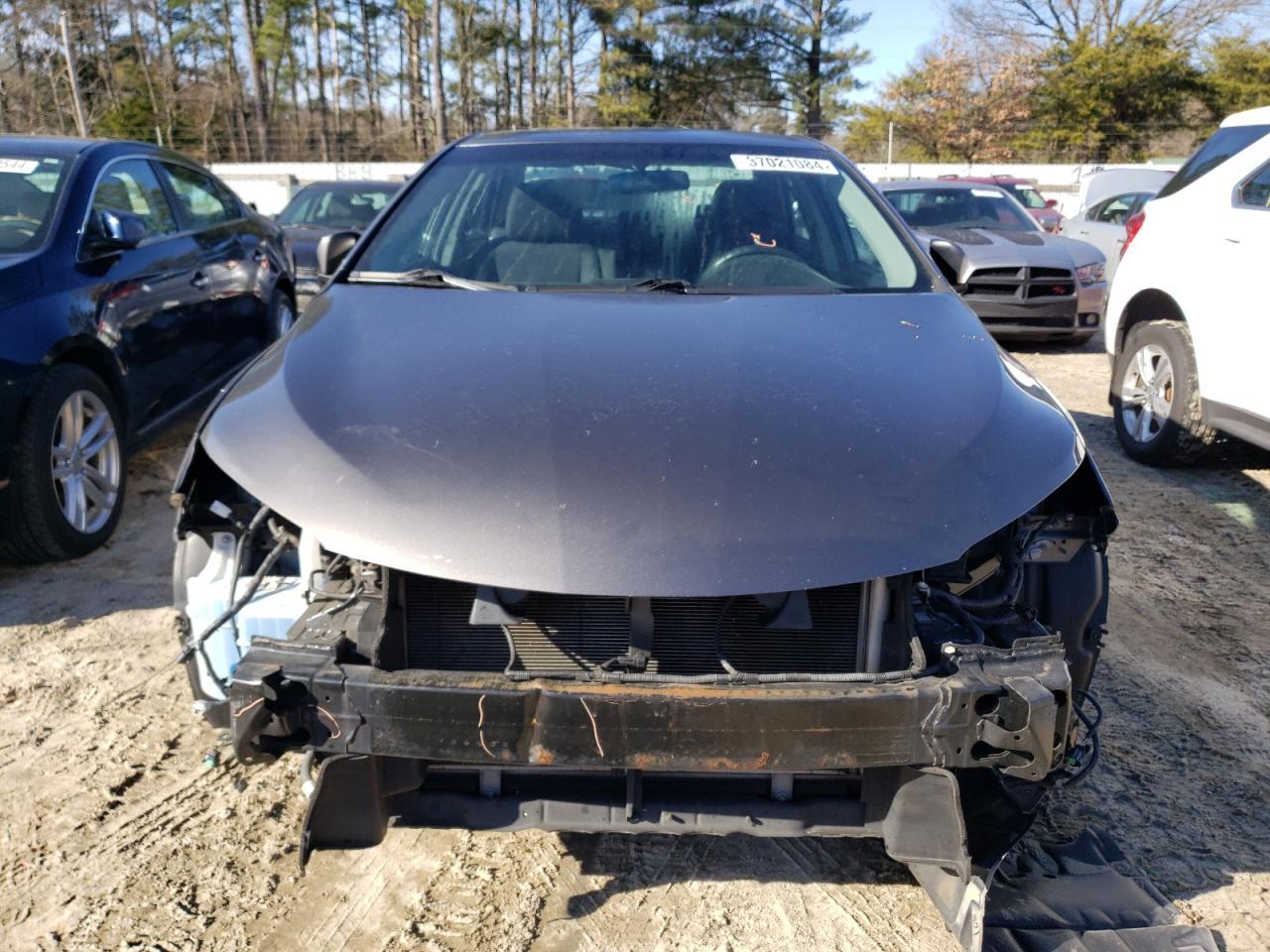 2016 TOYOTA CAMRY LE - Фото 5