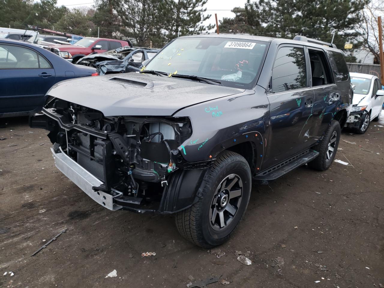 2022 TOYOTA 4RUNNER SR