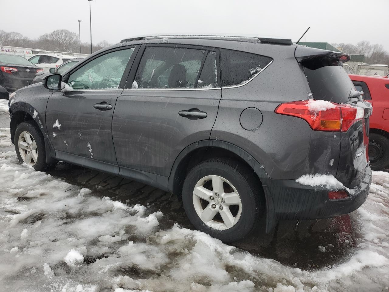 2015 TOYOTA RAV4 LE - Фото 2