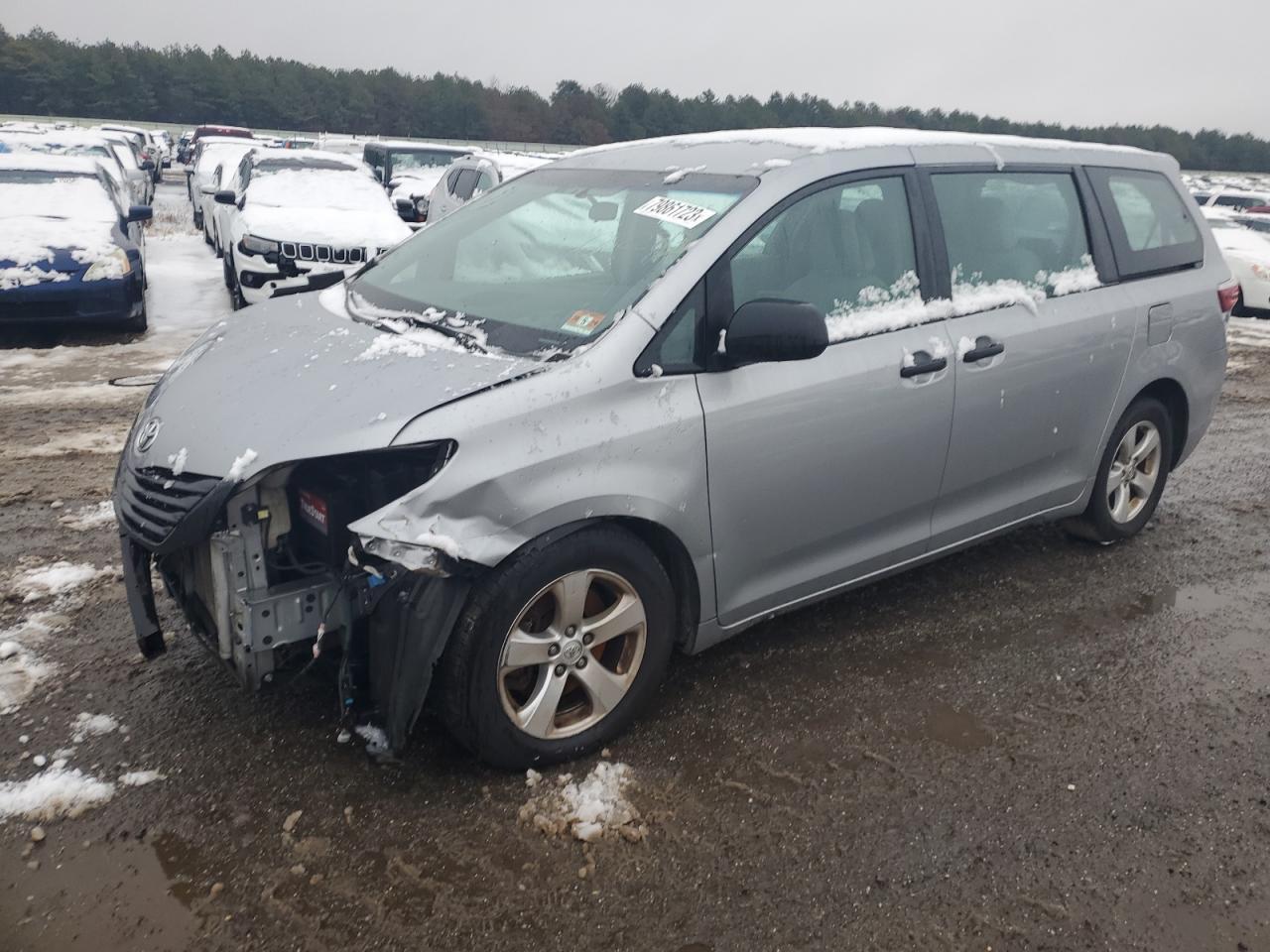 2015 TOYOTA SIENNA car image