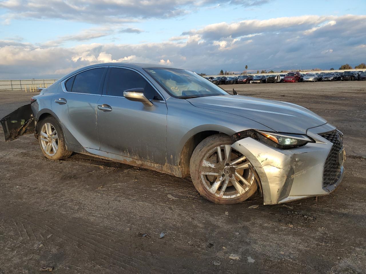 2021 LEXUS IS 300 - Image 4
