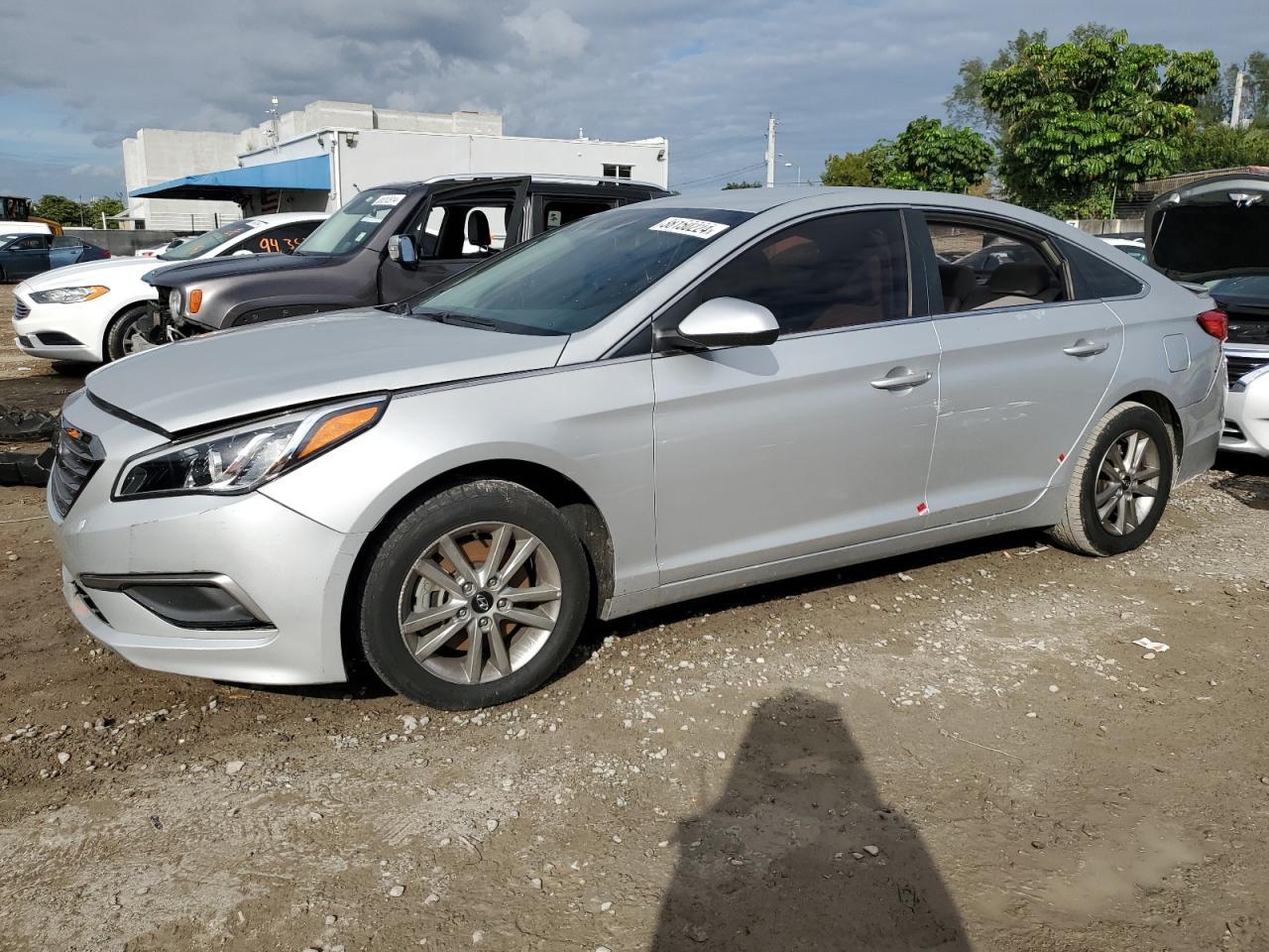 2017 HYUNDAI SONATA SE