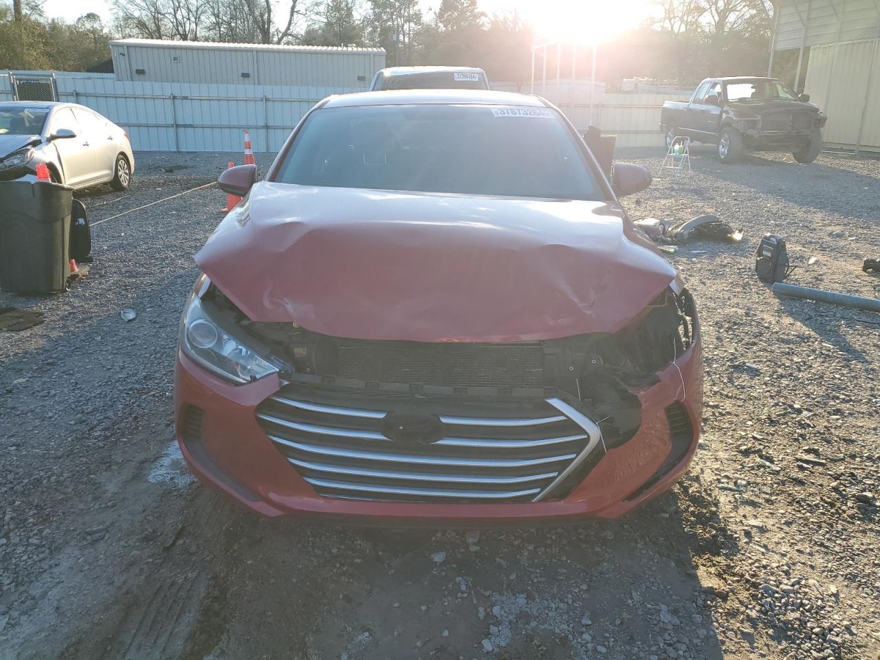 2018 HYUNDAI ELANTRA SE - Image 5