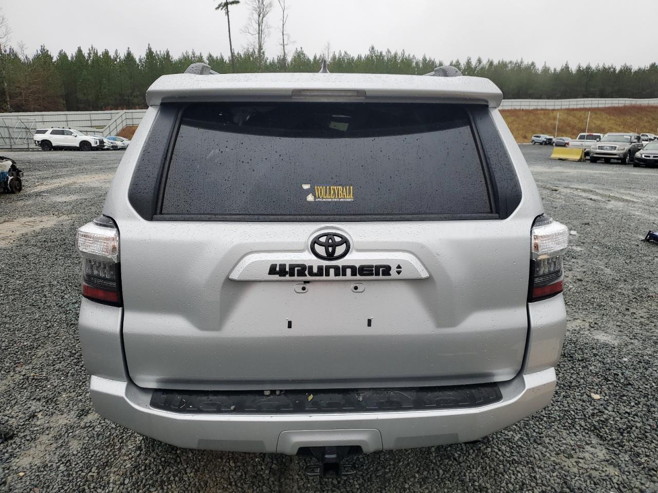 2022 TOYOTA 4RUNNER SR - Фото 6