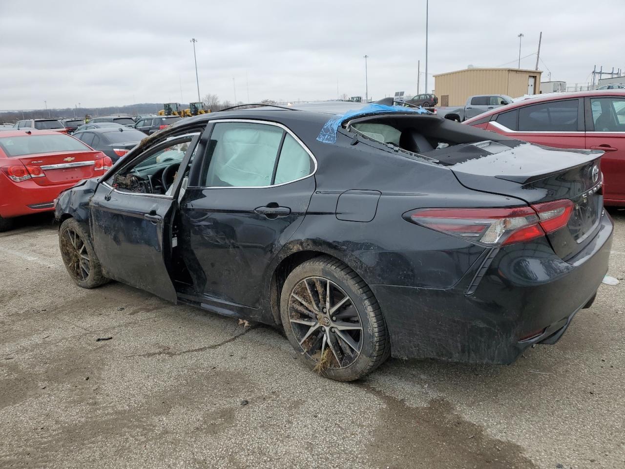 2021 TOYOTA CAMRY SE - Фото 2