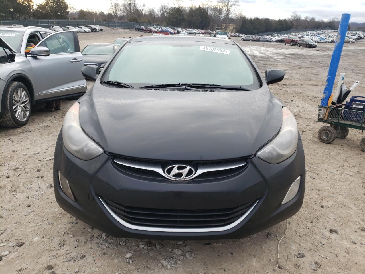 2013 HYUNDAI ELANTRA GL - Image 5
