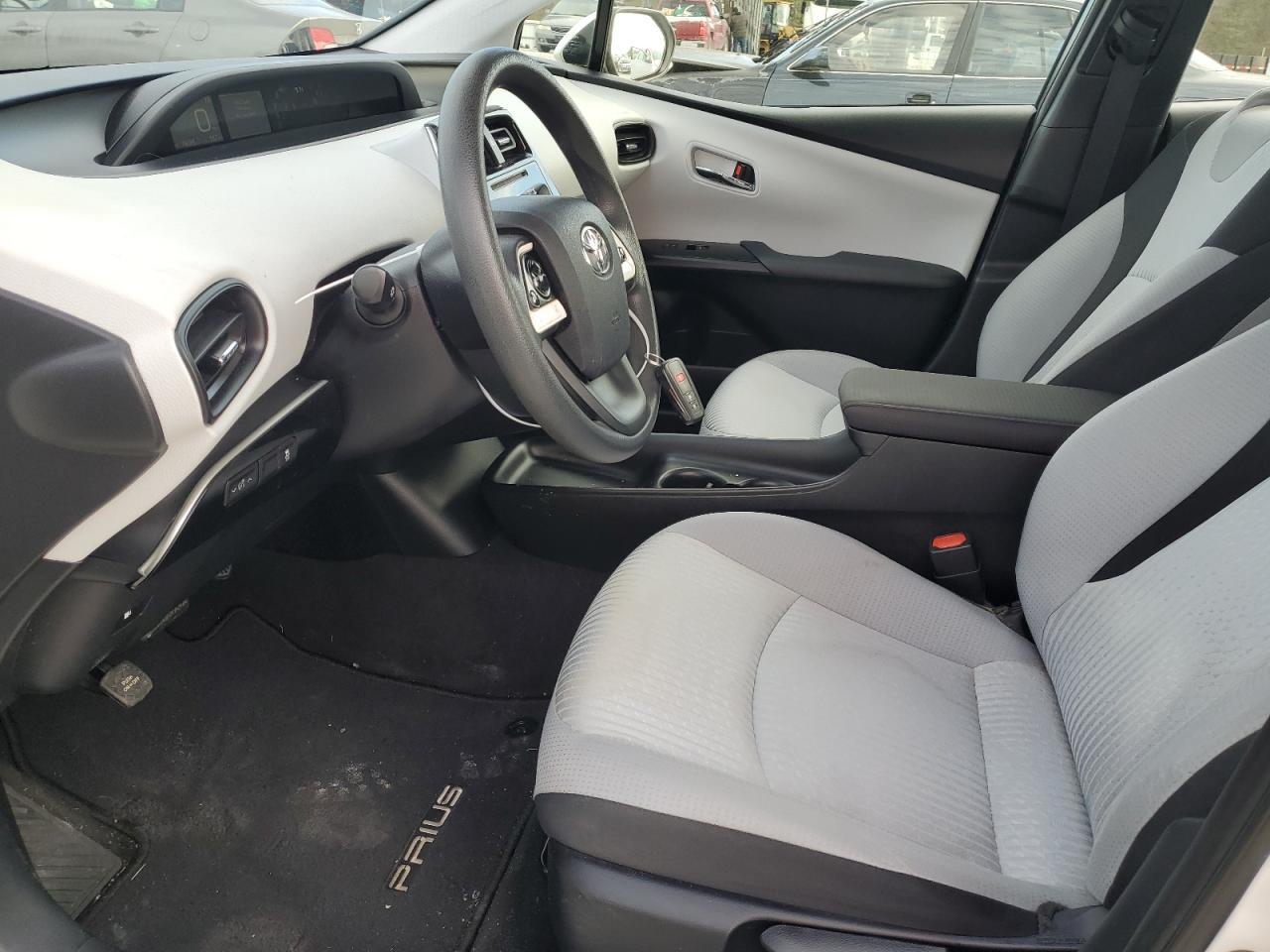 2016 TOYOTA PRIUS - Image 7