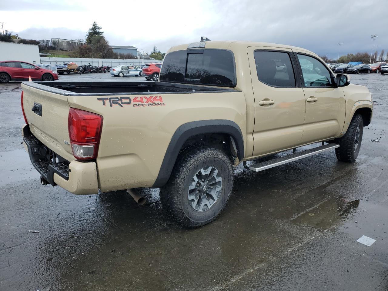 2019 TOYOTA TACOMA DOU - Фото 3
