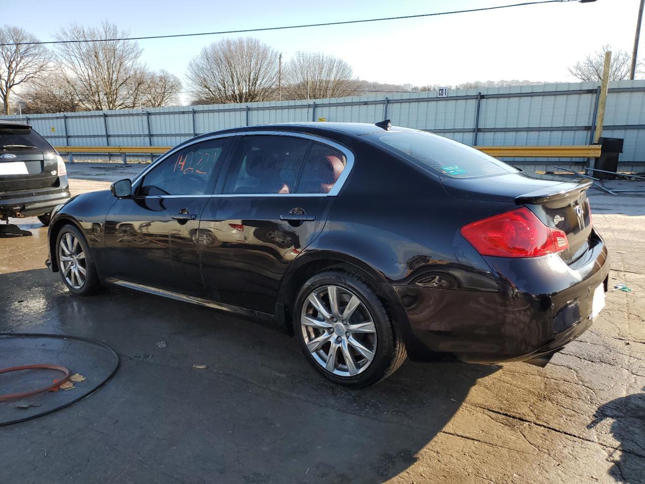 2011 INFINITI G37 BASE - Image 2