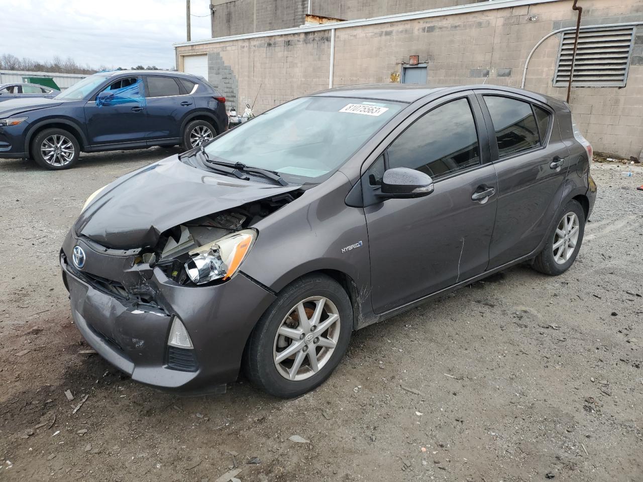 2013 TOYOTA PRIUS C car image