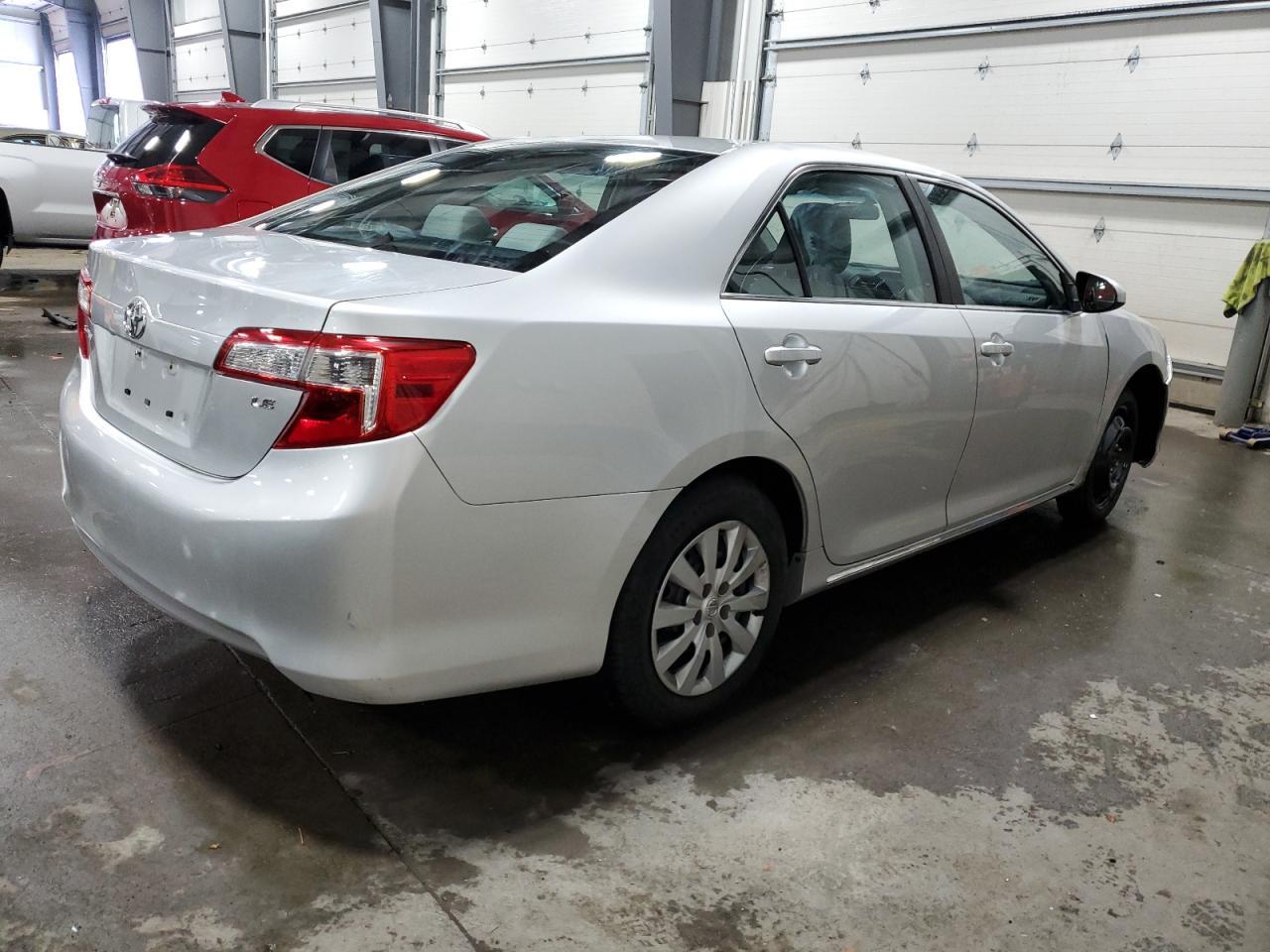 2014 TOYOTA CAMRY L - Image 3