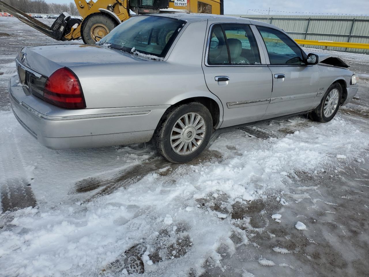 2010 MERCURY GRAND MARQ - Image 3