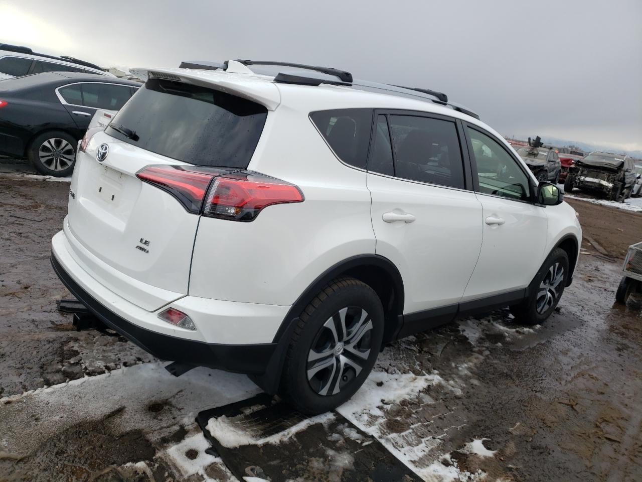 2018 TOYOTA RAV4 LE - Image 3