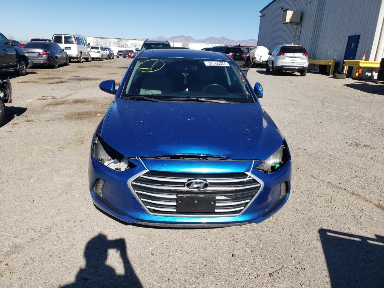 2018 HYUNDAI ELANTRA SE - Image 5