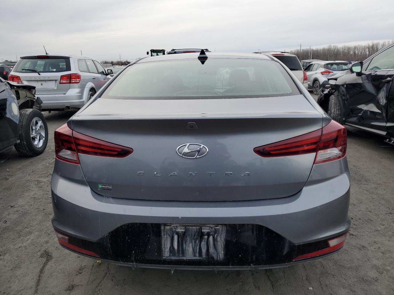 2019 HYUNDAI ELANTRA SE - Фото 6