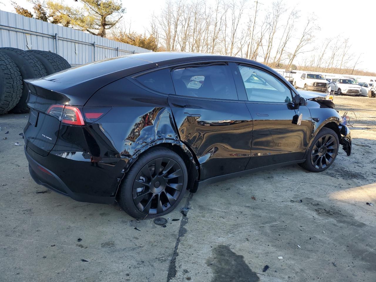 2023 TESLA MODEL Y - Image 3