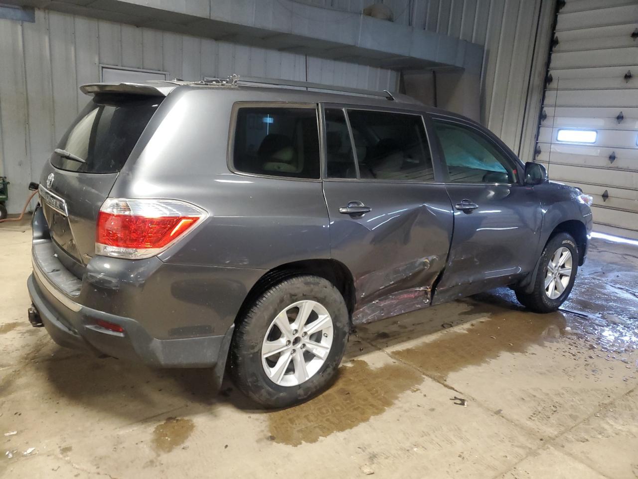 2011 TOYOTA HIGHLANDER - Image 3