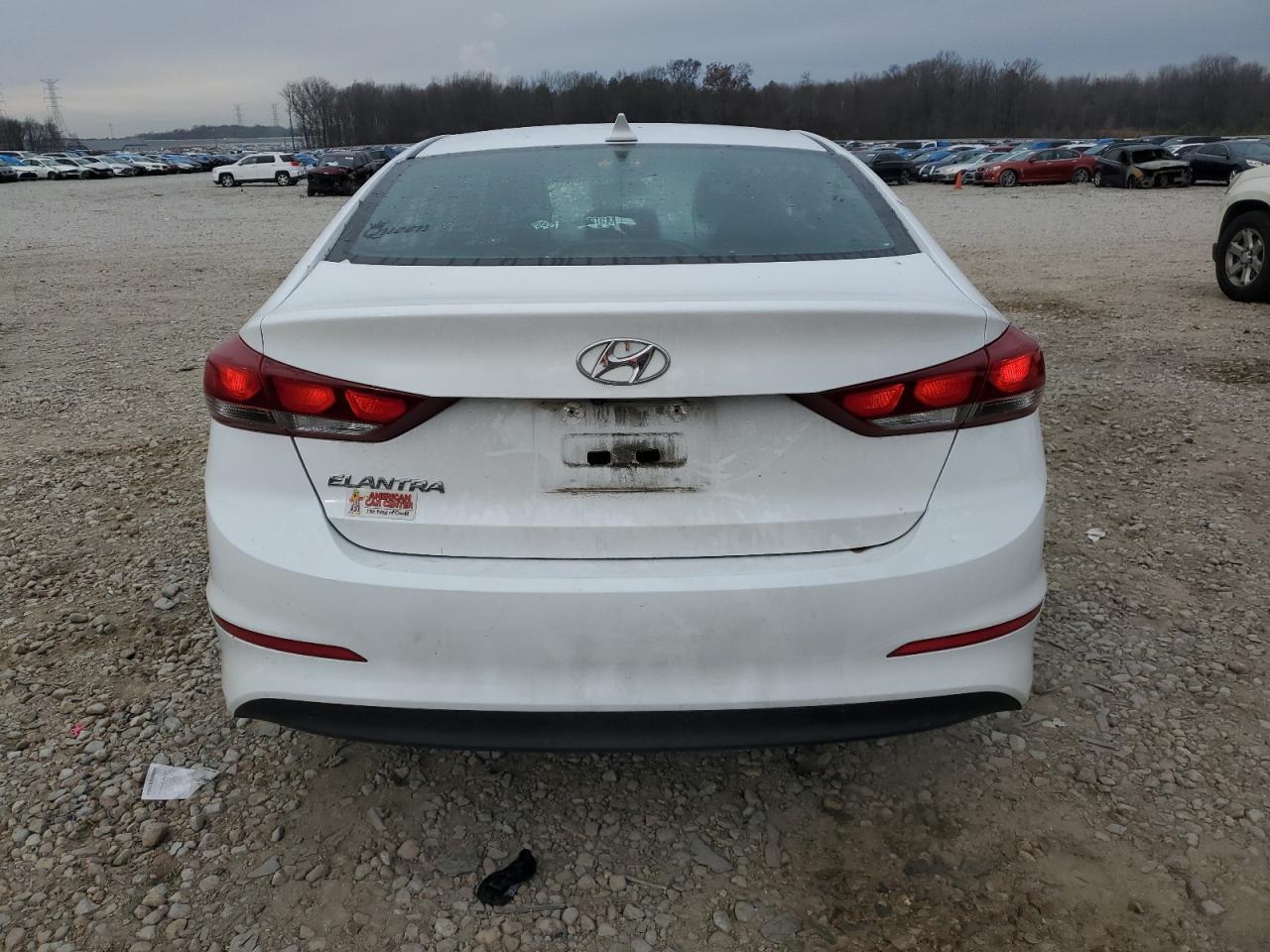 2018 HYUNDAI ELANTRA SE - Image 6
