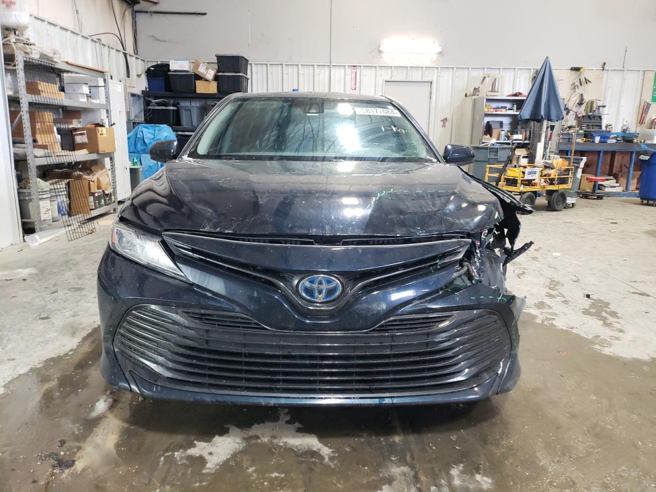 2020 TOYOTA CAMRY LE - Фото 5