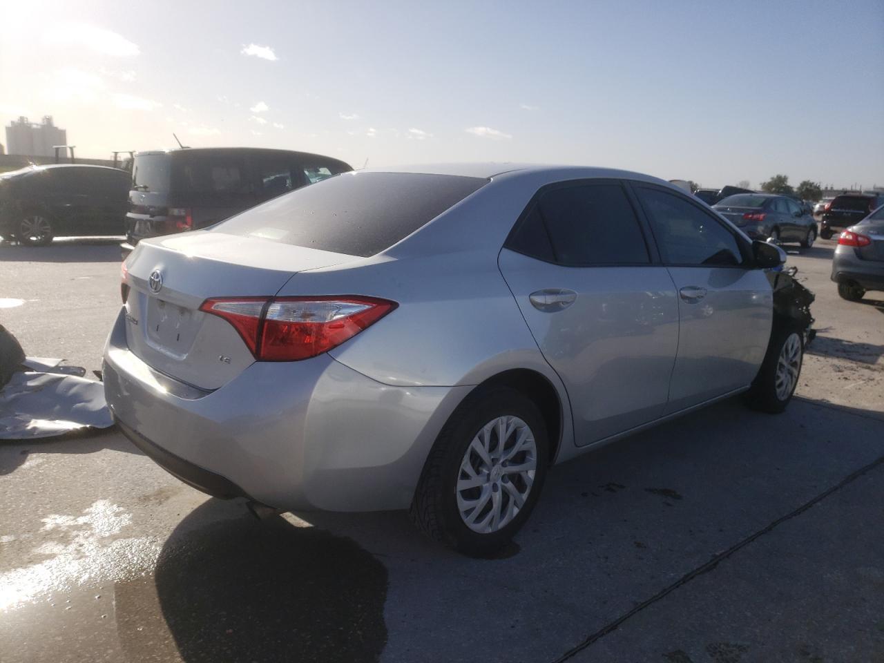 2018 TOYOTA COROLLA L - Фото 3