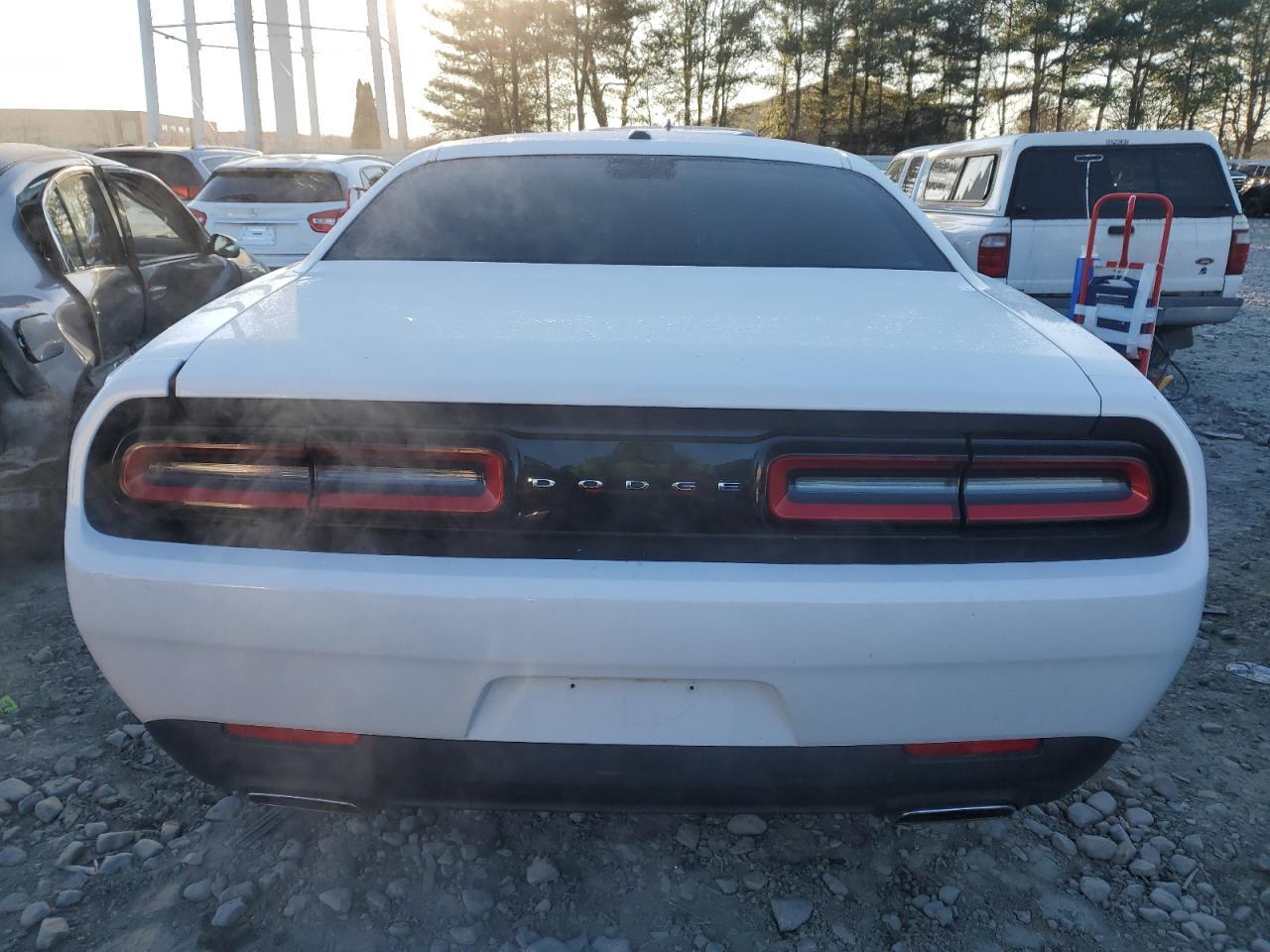 2015 DODGE CHALLENGER - Image 6