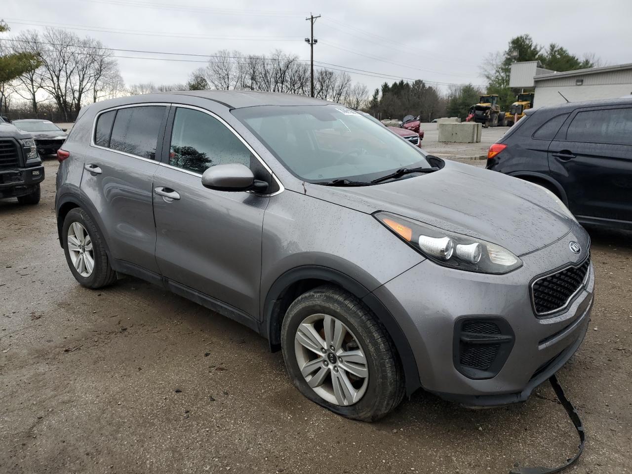 2017 KIA SPORTAGE L - Image 4