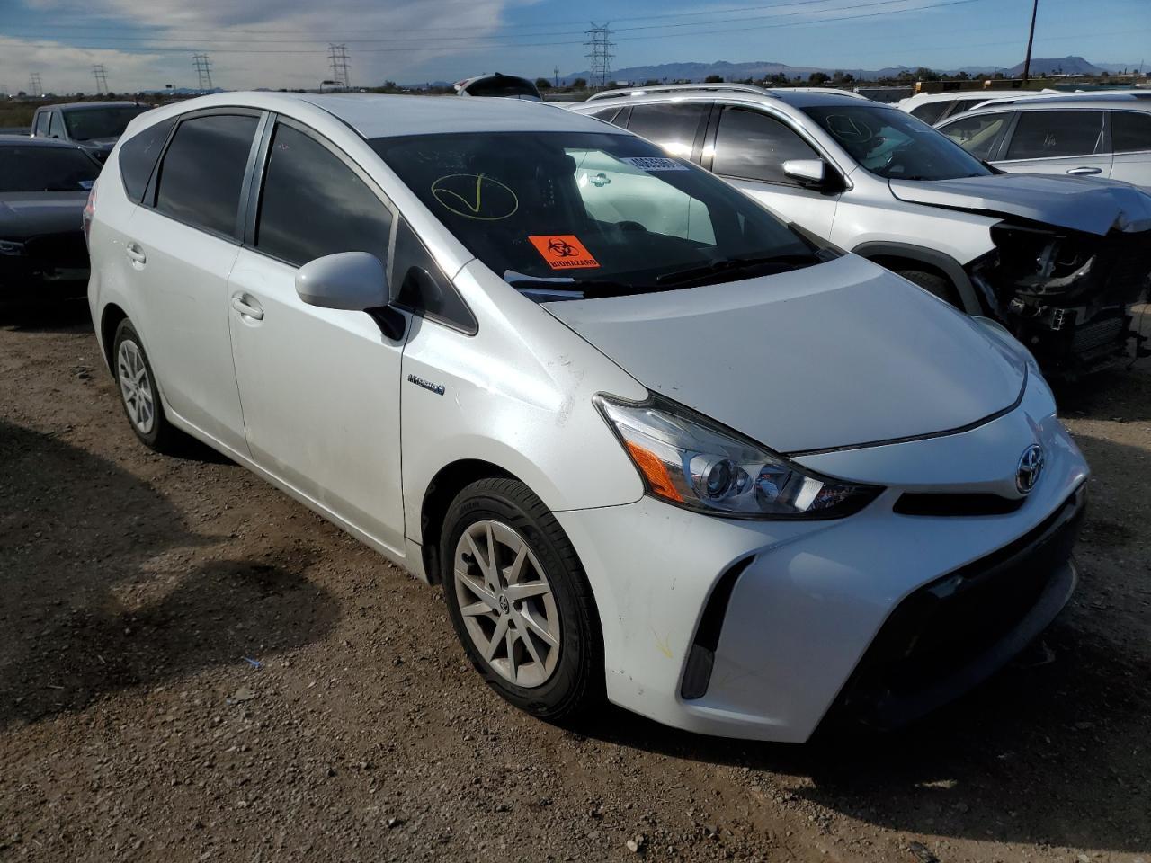 2015 TOYOTA PRIUS V - Image 4