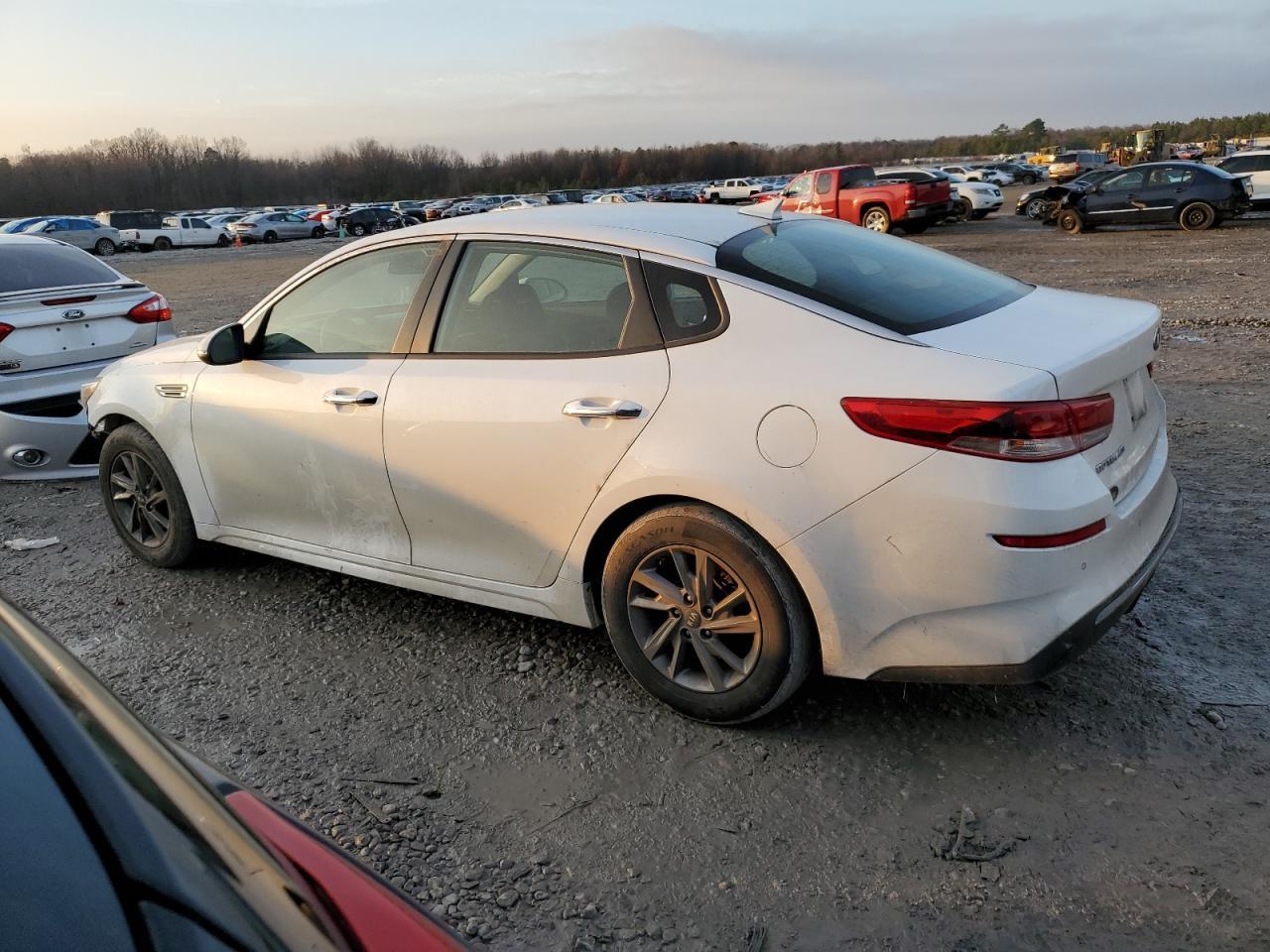 2019 KIA OPTIMA LX - Фото 2