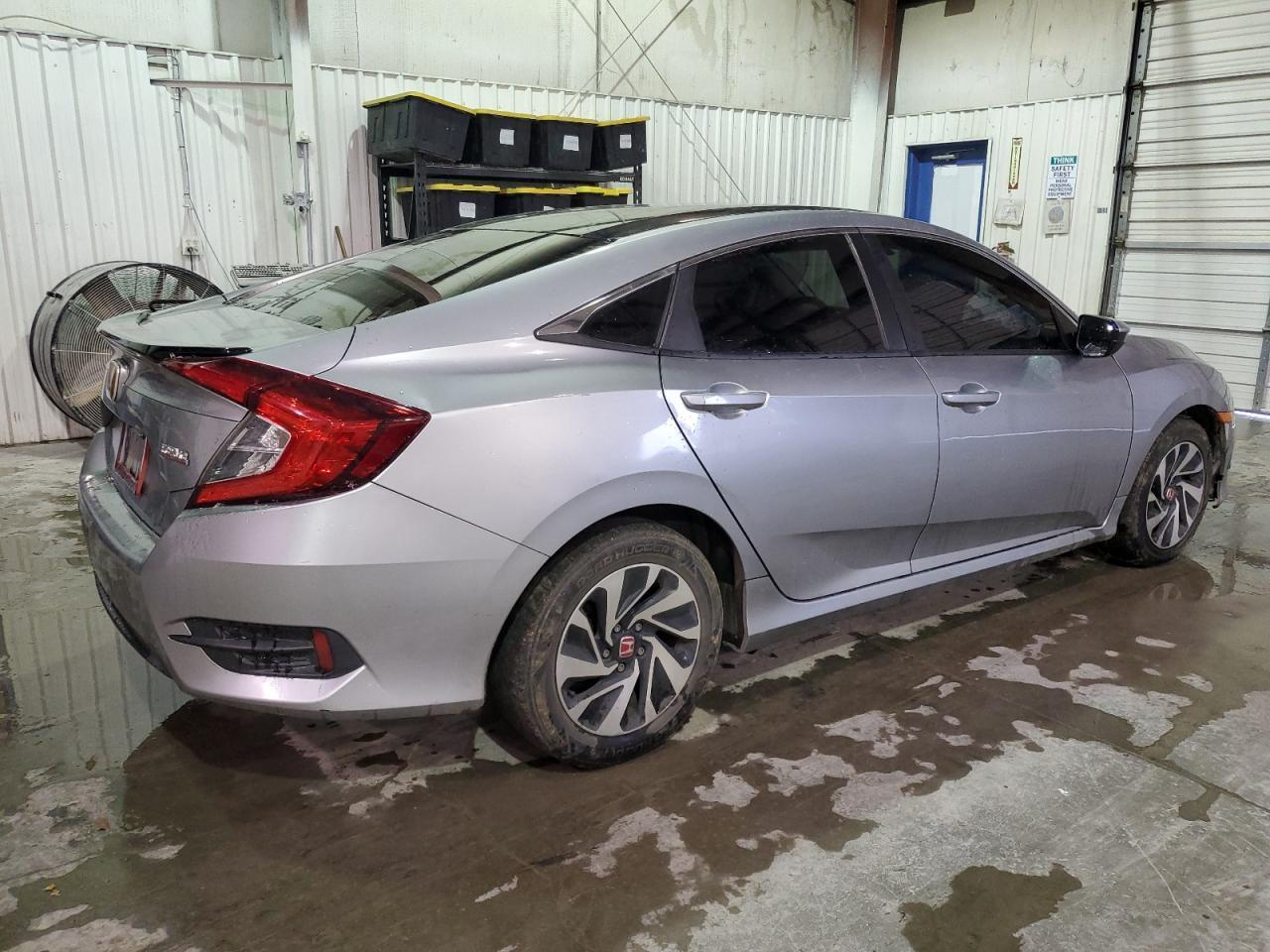 2017 HONDA CIVIC LX - Фото 3