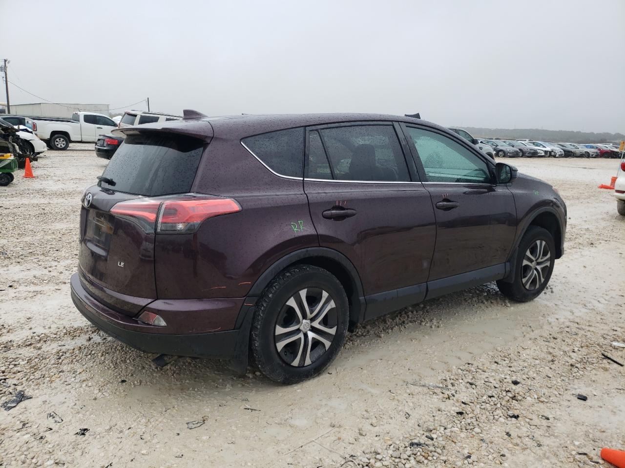 2018 TOYOTA RAV4 LE - Фото 3