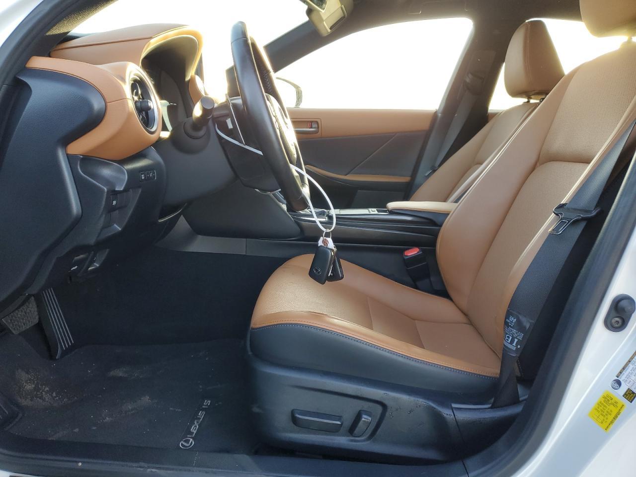2021 LEXUS IS 300 - Image 7