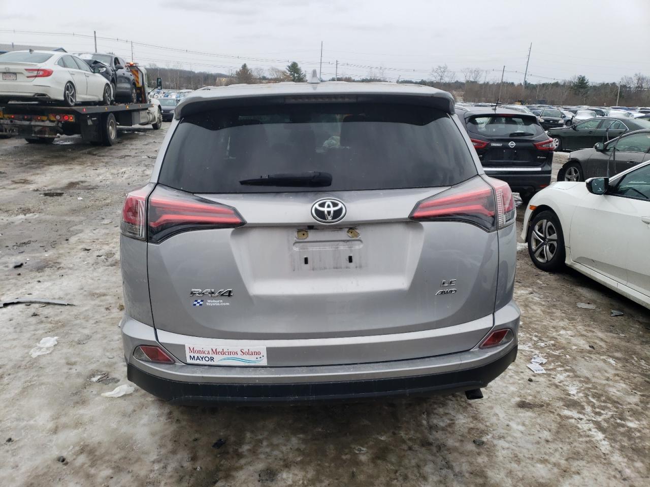 2018 TOYOTA RAV4 LE - Фото 6