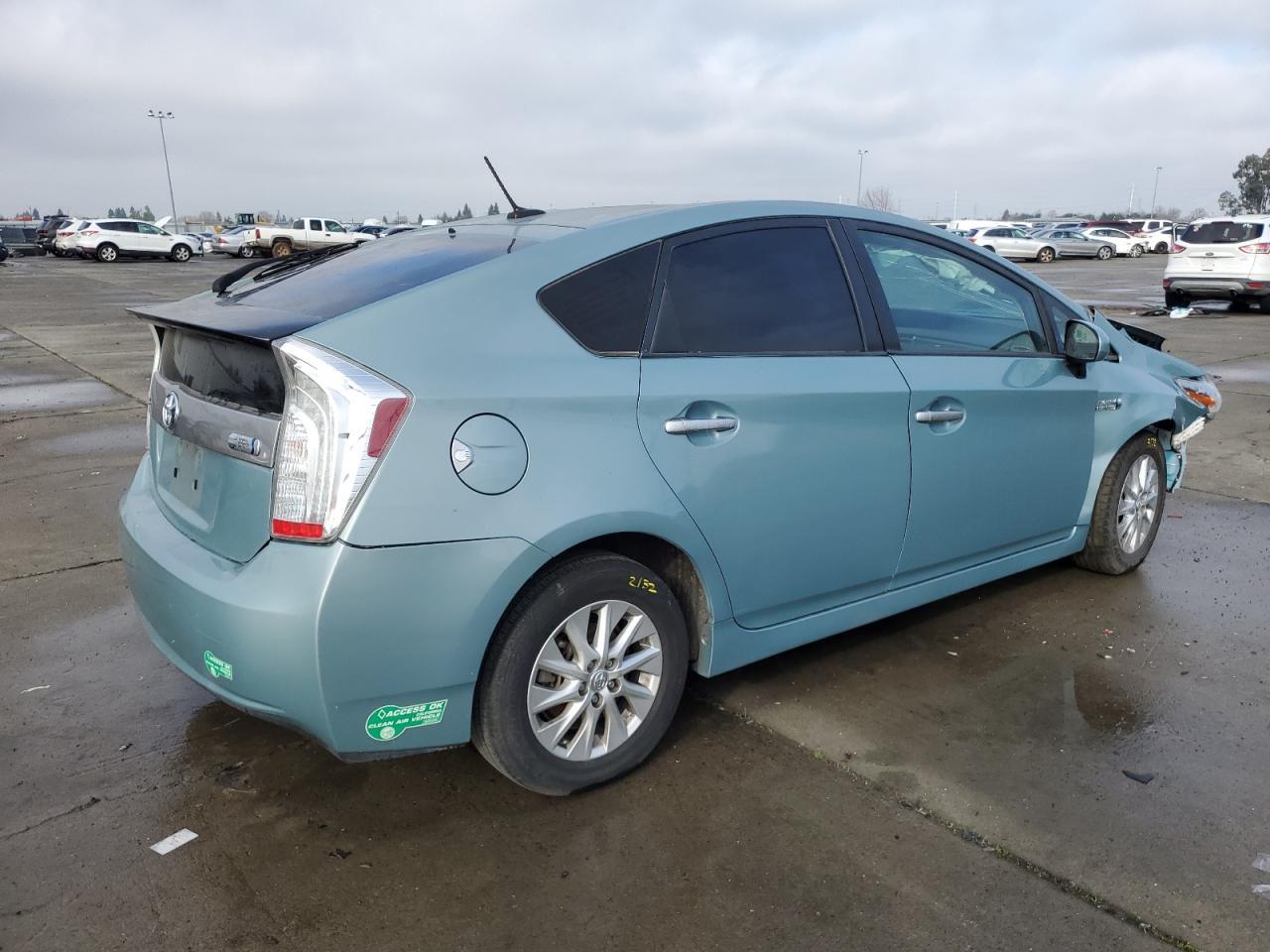 2014 TOYOTA PRIUS PLUG - Image 3