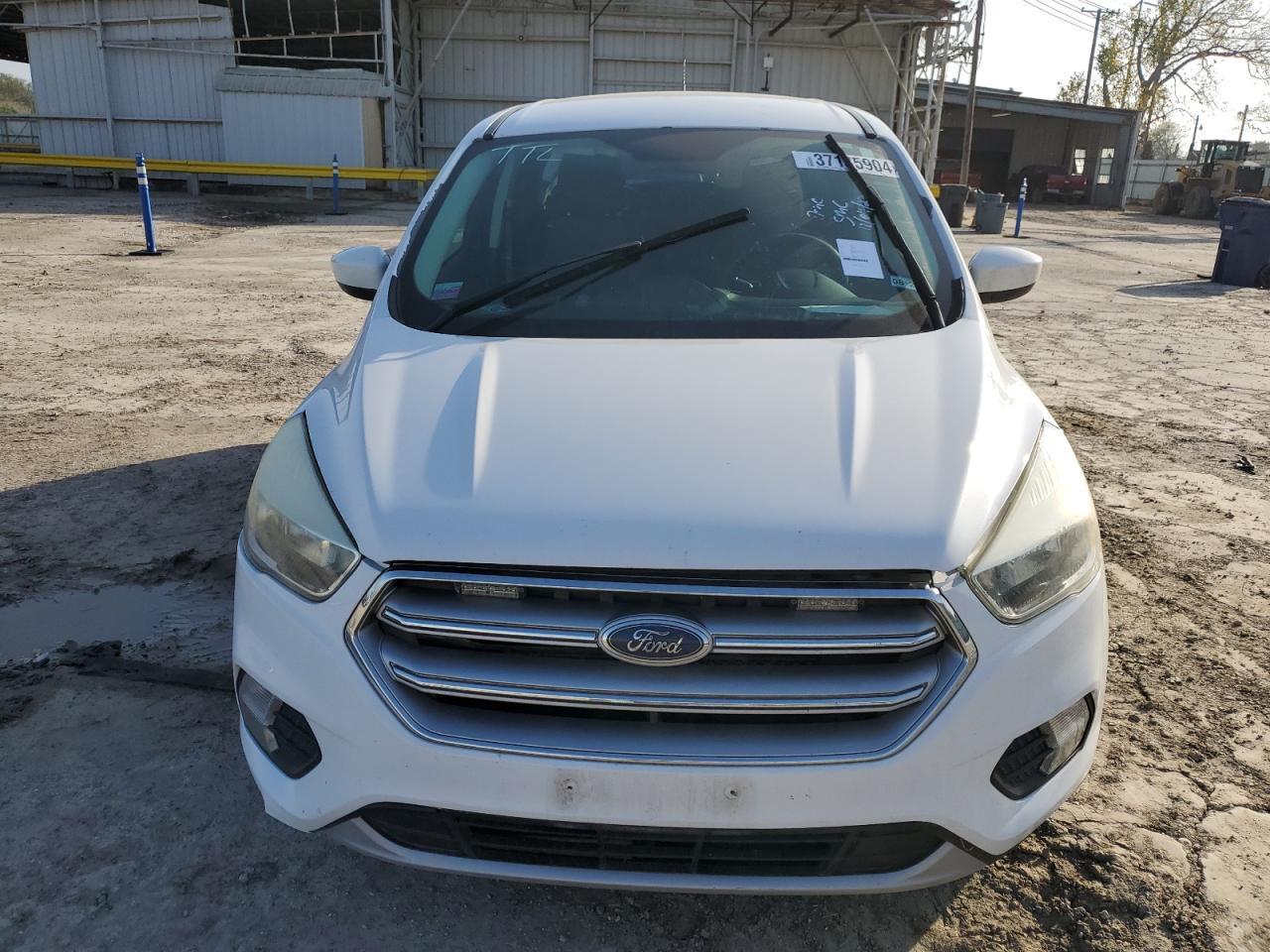 2017 FORD ESCAPE SE - Фото 5
