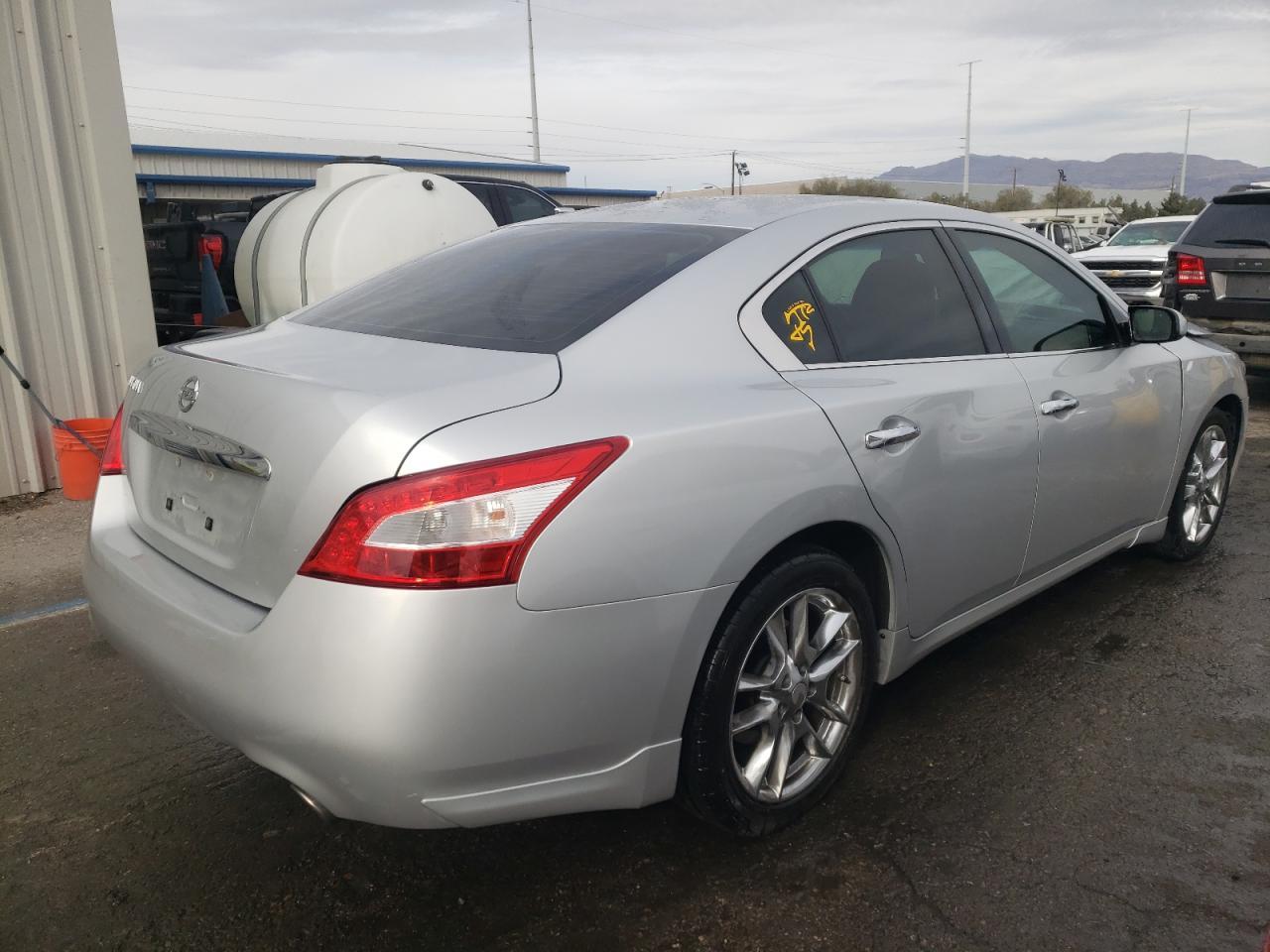 2011 NISSAN MAXIMA S - Фото 3