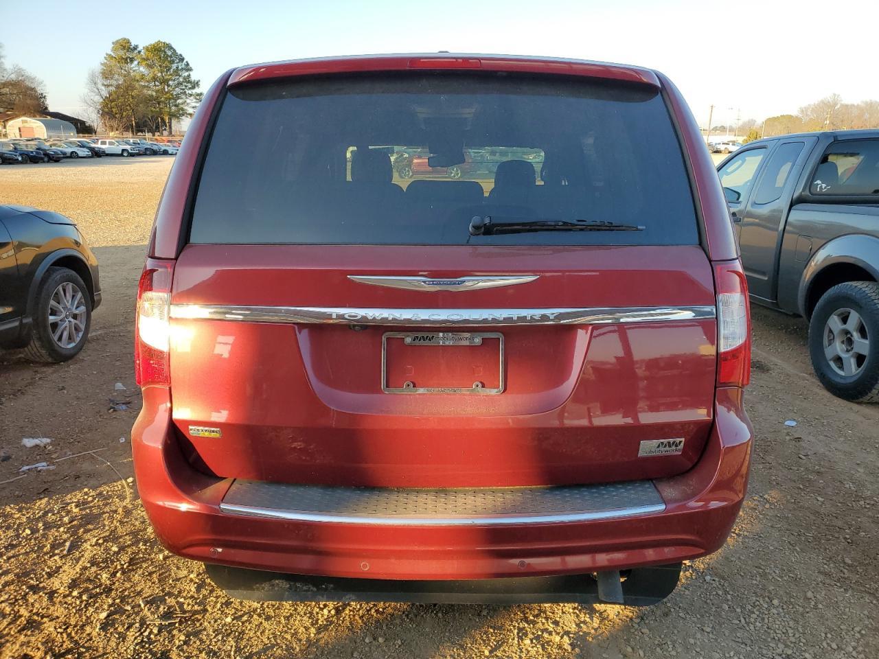 2014 CHRYSLER TOWN & COU - Фото 6