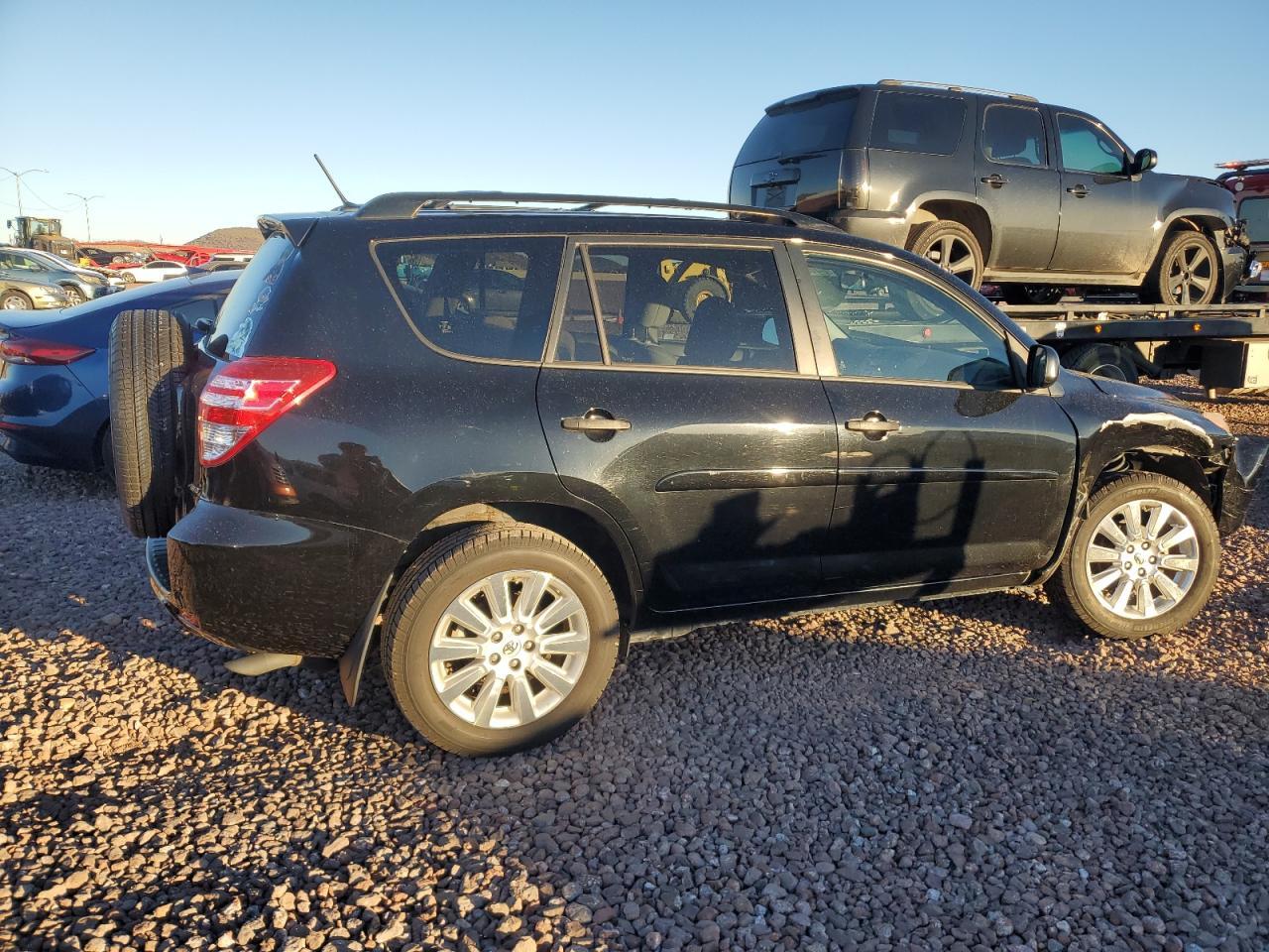 2011 TOYOTA RAV4 - Фото 3