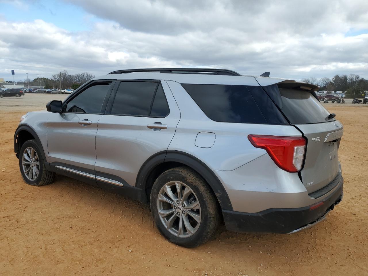 2023 FORD EXPLORER X - Фото 2