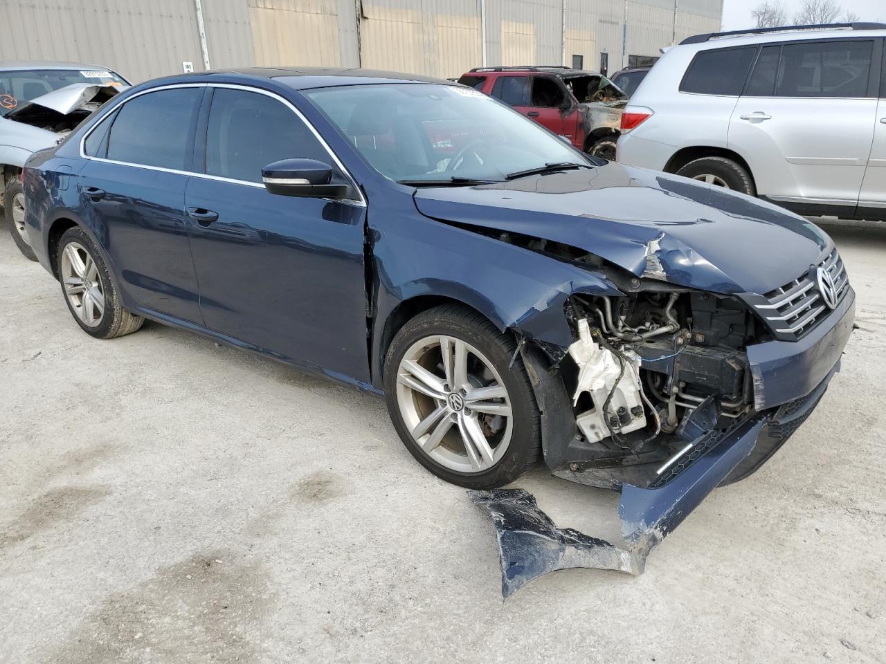 2014 VOLKSWAGEN PASSAT SE - Фото 4