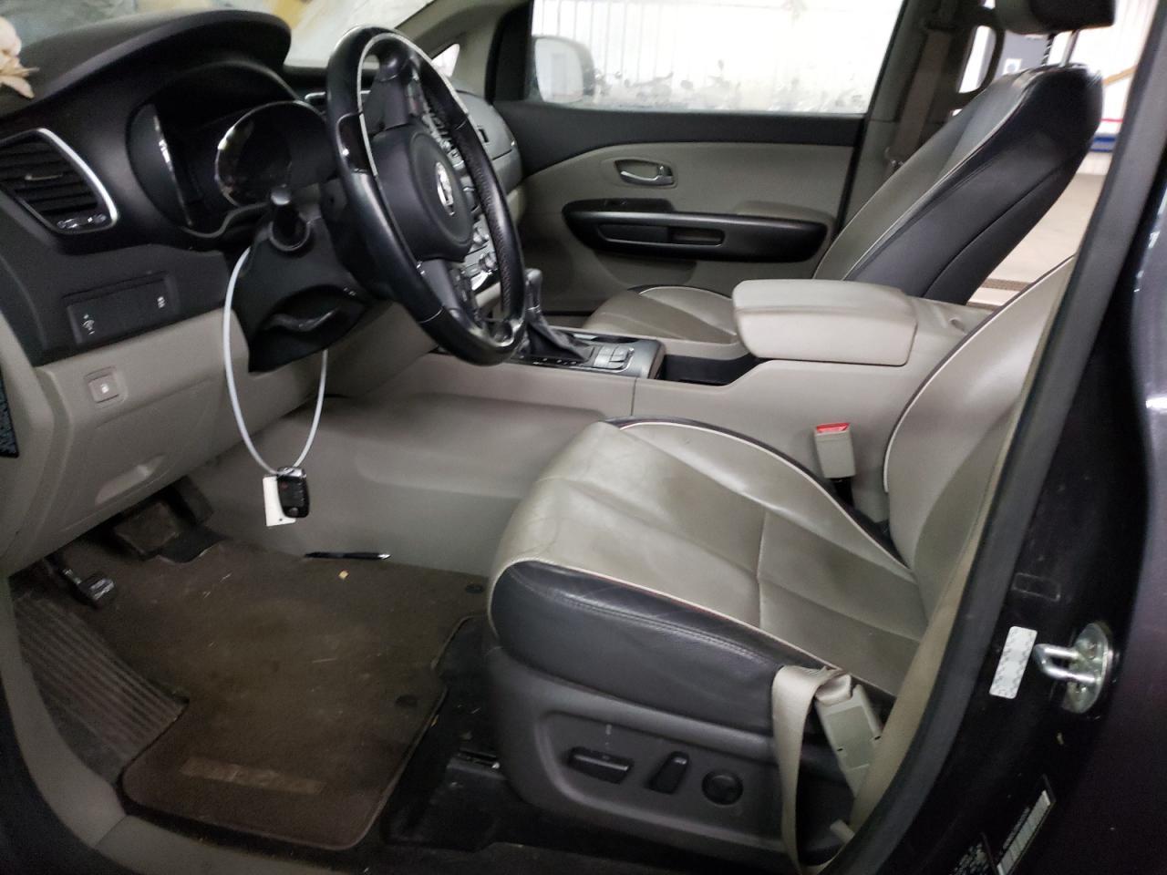 2017 KIA SEDONA LX - Image 7