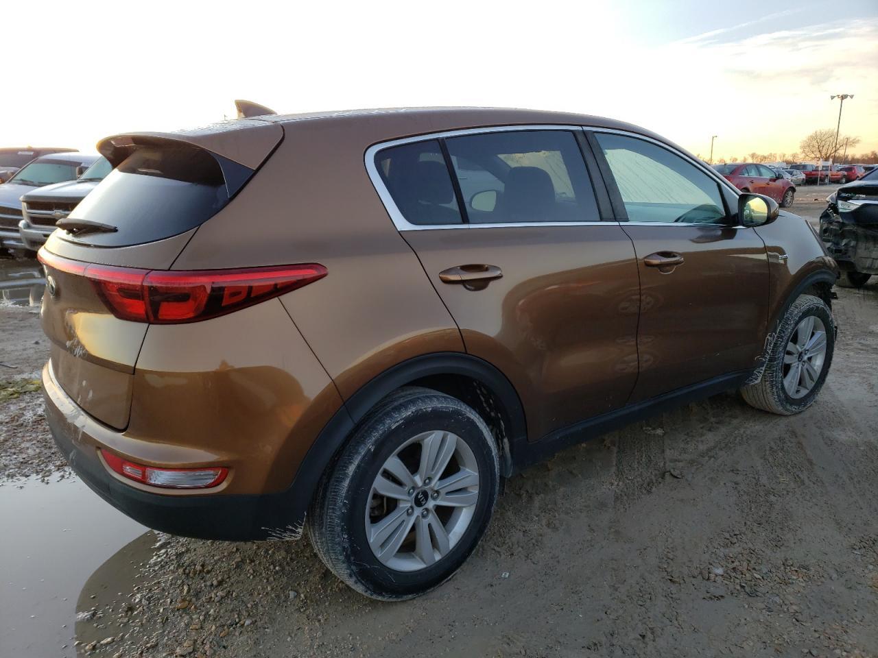 2017 KIA SPORTAGE L - Image 3