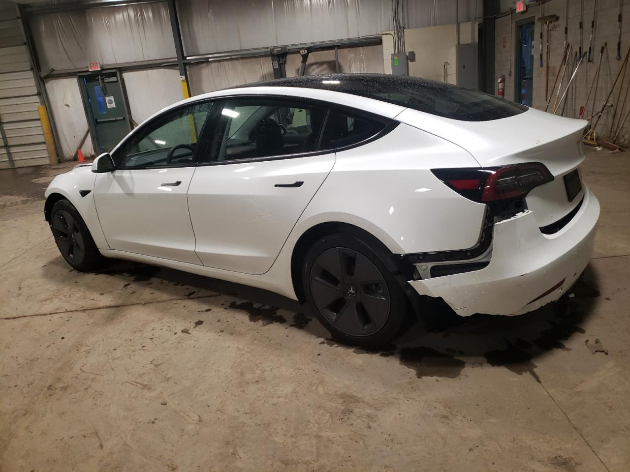 2023 TESLA MODEL 3 - Фото 2